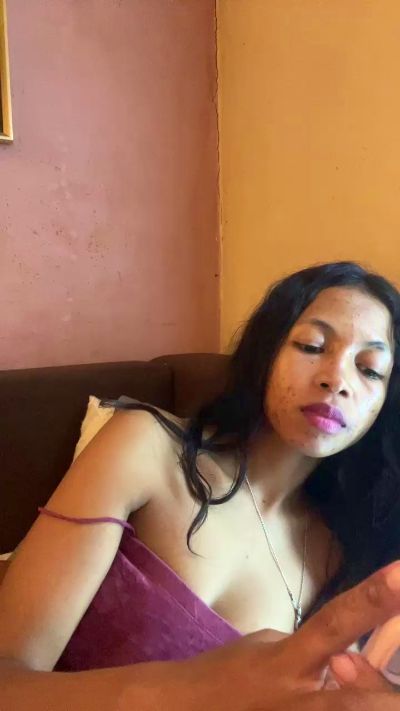 Изображение секс-шоу модели MissEllede19