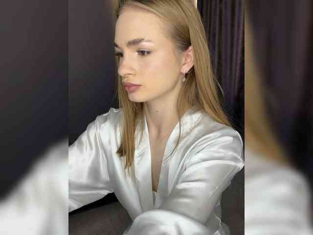 Pussyya's sex show image