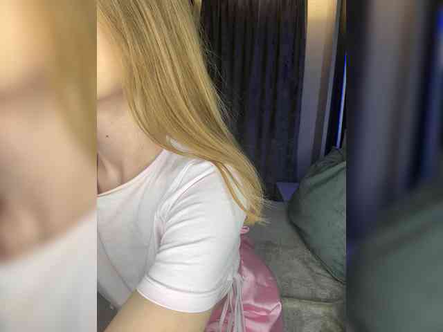 Pussyya's sex show image