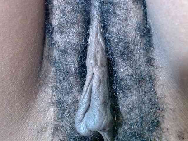 Skinybitchx's sex show image