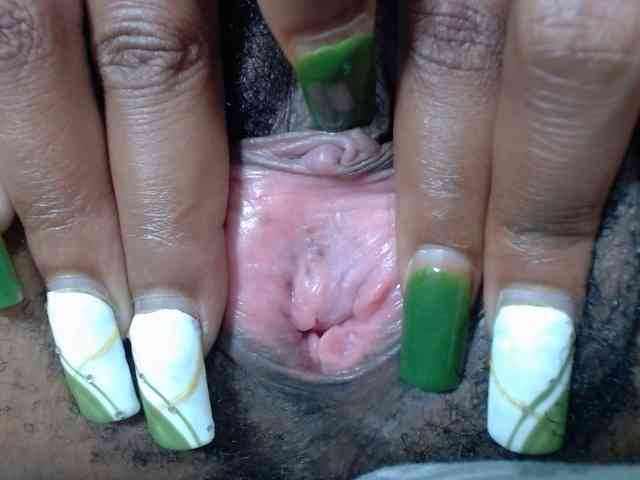 Skinybitchx's sex show image