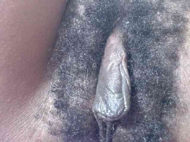 Skinybitchx's sex show image