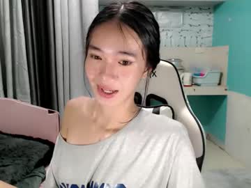 innocent_reign69's sex show image