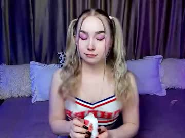 Изображение секс-шоу модели lilystarlight Изображение секс-шоу модели lilystarlight