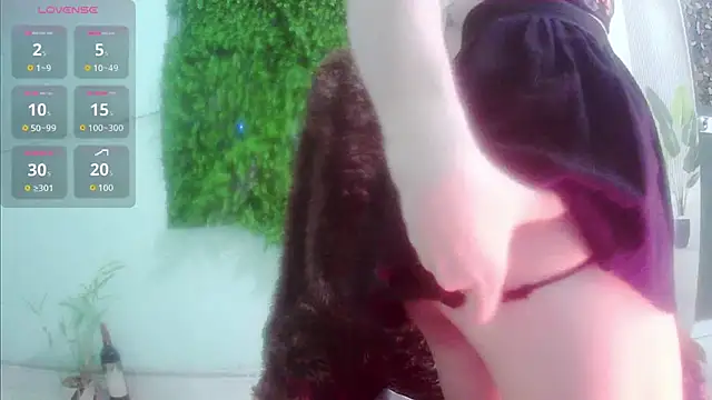 Изображение секс-шоу модели Yii-Ser