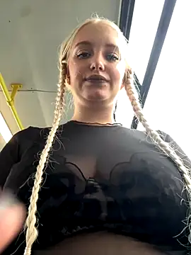 Milkyy_wway's sex show image