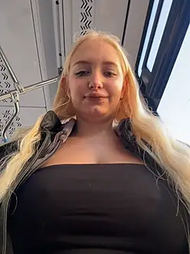 Milkyy_wway's sex show image