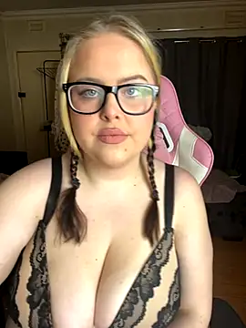 ChubbyBubs's sex show image