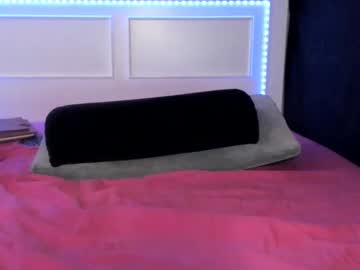 livinsubspace's sex show image