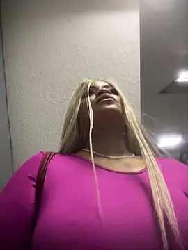 riri_brunnete's sex show image