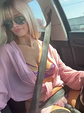 NaughtyNinky's sex show image