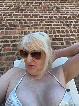 Heidiblueeyes's sex show image