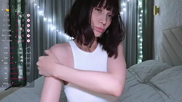 Изображение секс-шоу модели Alice_Wonders Изображение секс-шоу модели Alice_Wonders