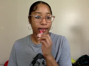 Sexshow-Bild von gyalxoxo Sexshow-Bild von gyalxoxo