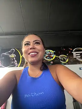 lariic's sex show image