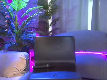 nikkisilk's sex show image