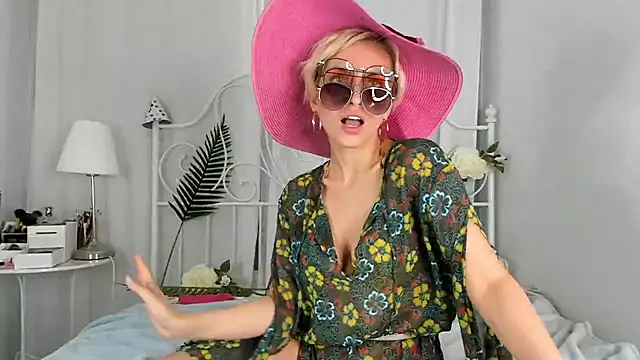 Изображение секс-шоу модели SakuFox Изображение секс-шоу модели SakuFox