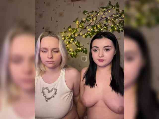 BellaAndAlice's sex show image
