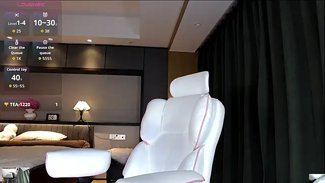 AYW-21's sex show image