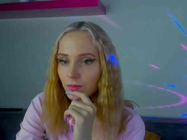 Изображение секс-шоу модели GinaLovely