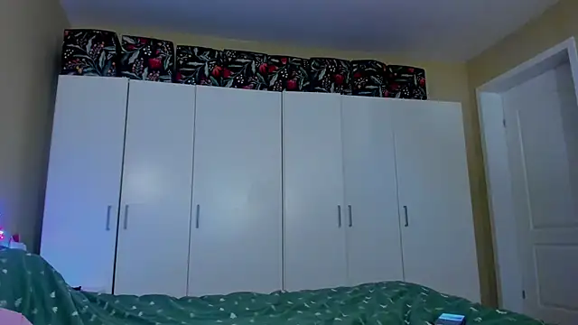 GoldCurves's sex show image