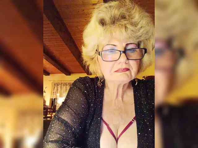 KASANDRABOLOSHKA's sex show image