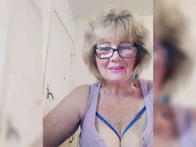 Sexshow-Bild von KASANDRABOLOSHKA Sexshow-Bild von KASANDRABOLOSHKA