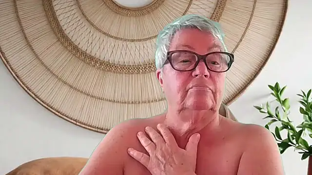 Mystery-Grandmother's sex show image Mystery-Grandmother's sex show image
