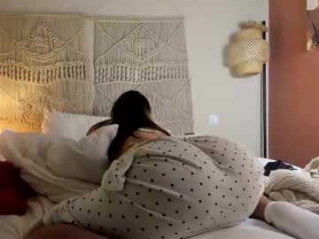 Изображение секс-шоу модели chillwithcamii Изображение секс-шоу модели chillwithcamii