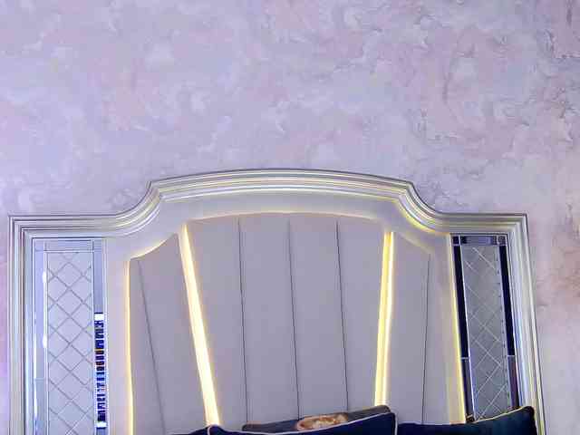 Изображение секс-шоу модели Issadorra