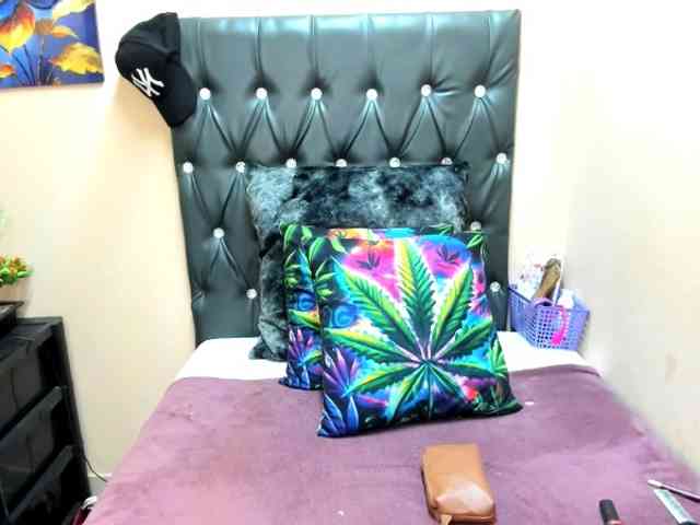 temptressqeen's sex show image