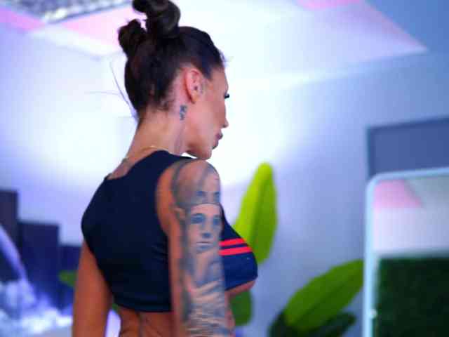 Sexshow-Bild von RaquelleVon Sexshow-Bild von RaquelleVon