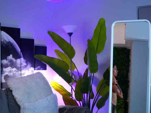 Sexshow-Bild von RaquelleVon Sexshow-Bild von RaquelleVon