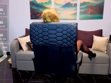 mira_whitme's sex show image
