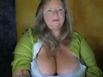 vampwoman's sex show image