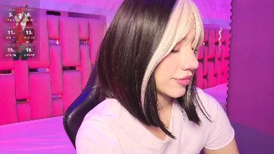 ZharaLux's sex show image