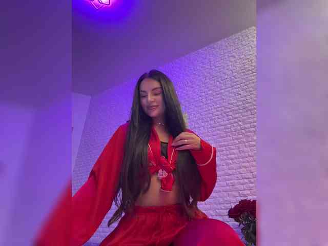 Изображение секс-шоу модели sweetkira25 Изображение секс-шоу модели sweetkira25