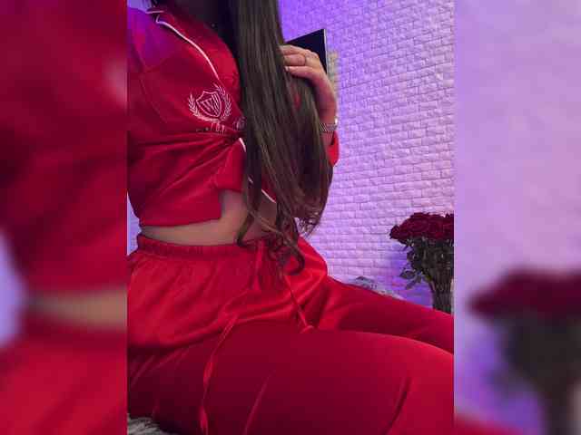 Изображение секс-шоу модели sweetkira25 Изображение секс-шоу модели sweetkira25