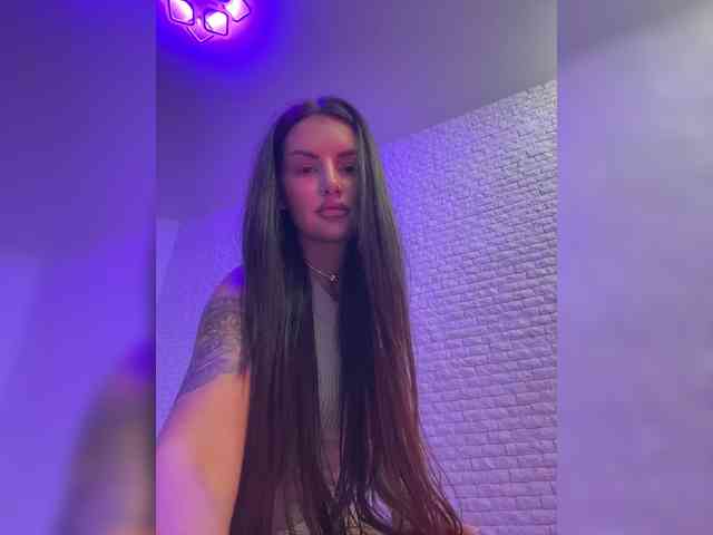 Изображение секс-шоу модели sweetkira25 Изображение секс-шоу модели sweetkira25