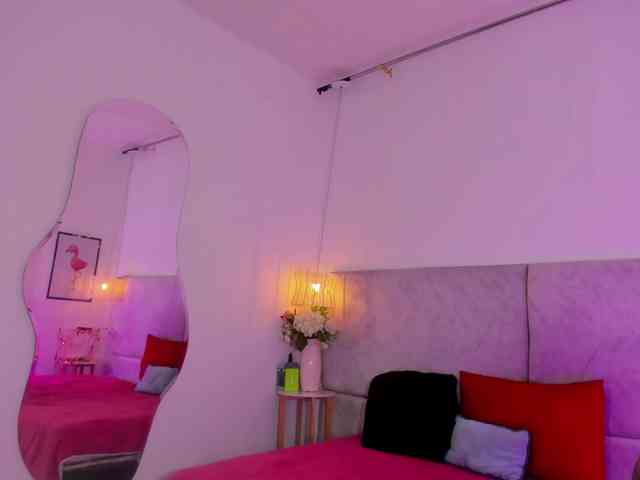 Naomii-'s sex show image