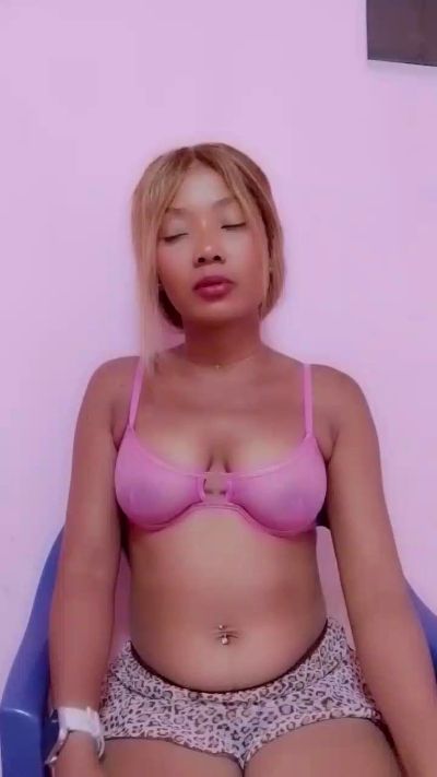 Ellah1's sex show image