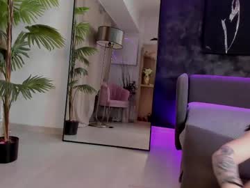 loraivone's sex show image