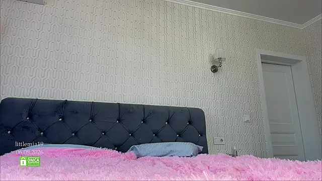 littlemia19's sex show image