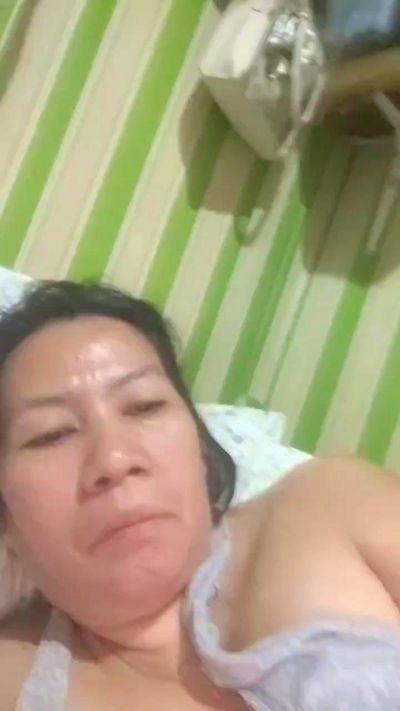 Hotmama45's sex show image