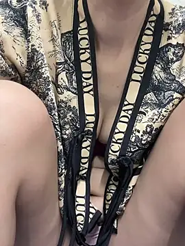 Изображение секс-шоу модели bi_biii