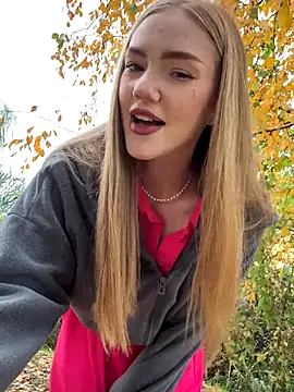 Изображение секс-шоу модели MilaMoone