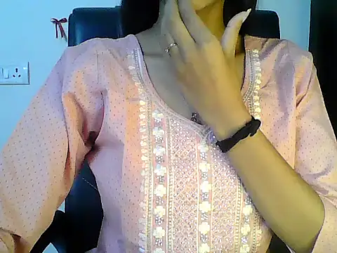 Hot_Deepansi02's sex show image Hot_Deepansi02's sex show image
