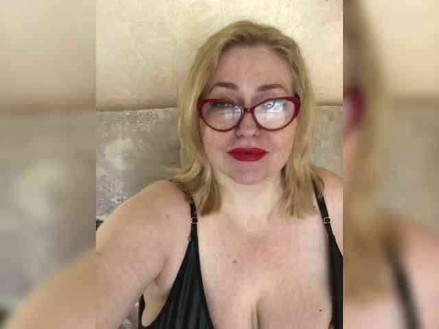 1Darina's sex show image