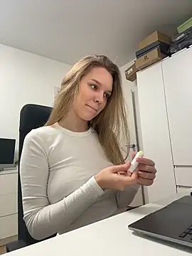 Ketitull's sex show image