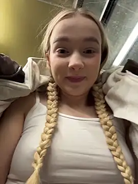 -teenytiny-'s sex show image